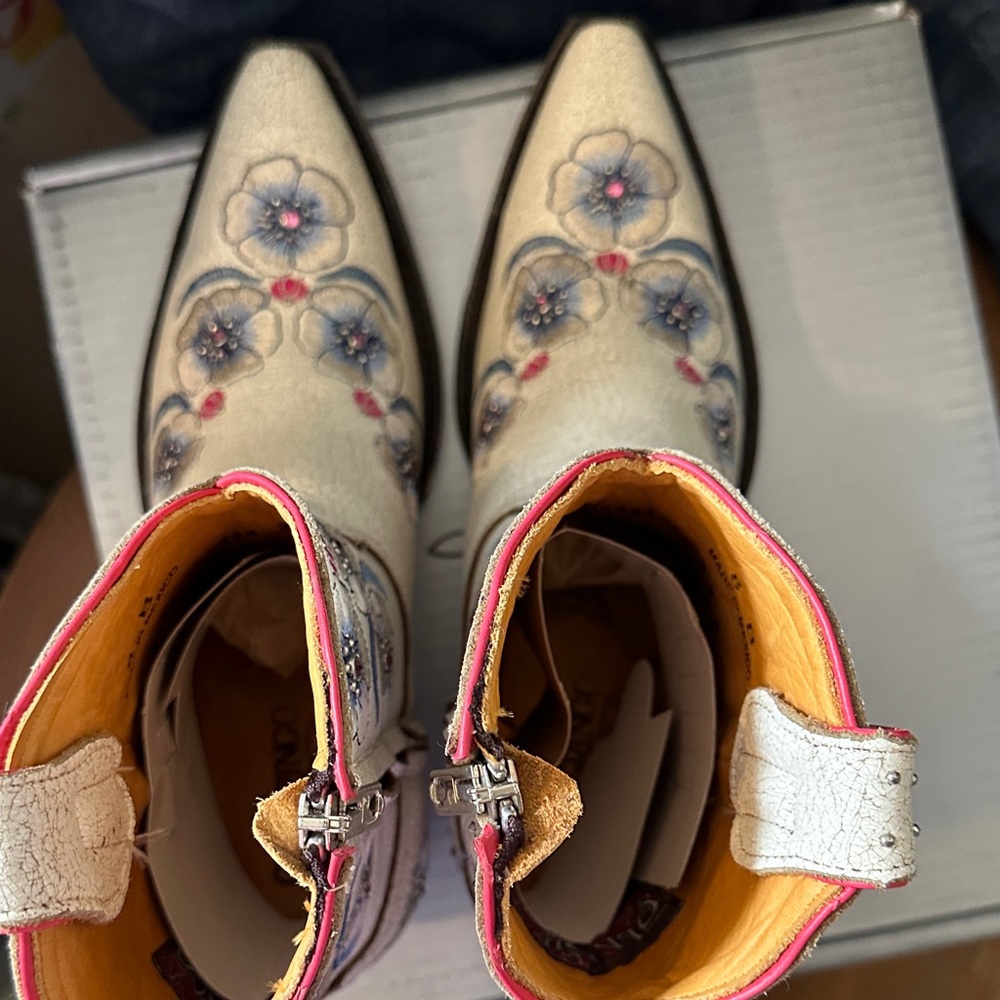 Old Gringo Vermillion Crackle Taupe Floral Embroidered studded Western Booties - Picture 4 of 12